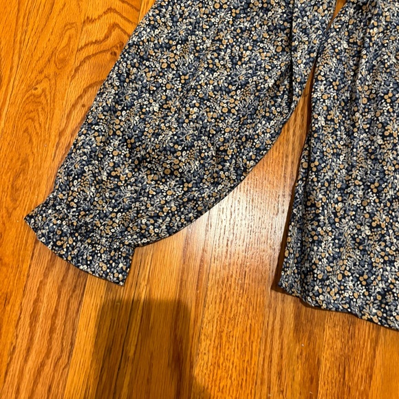 NWT GAP smocked floral peasant top - Picture 3 of 6